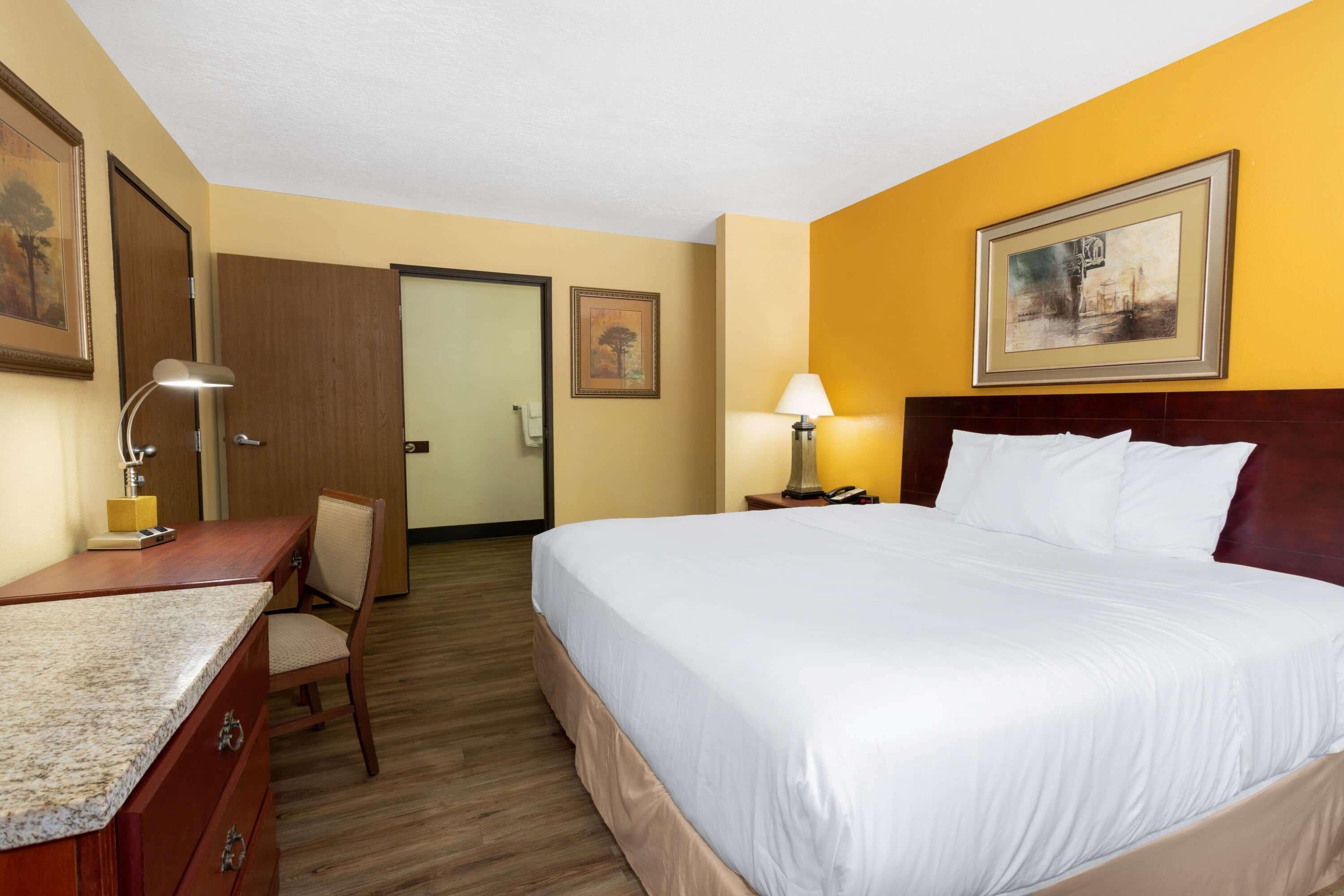 Travelodge By Wyndham Albuquerque East Exterior photo