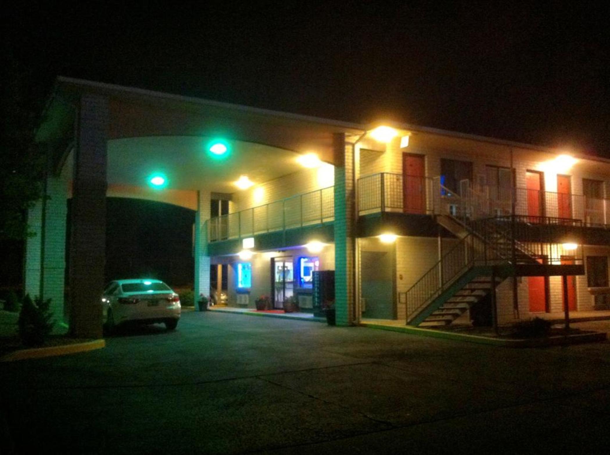 Travelodge By Wyndham Albuquerque East Exterior photo