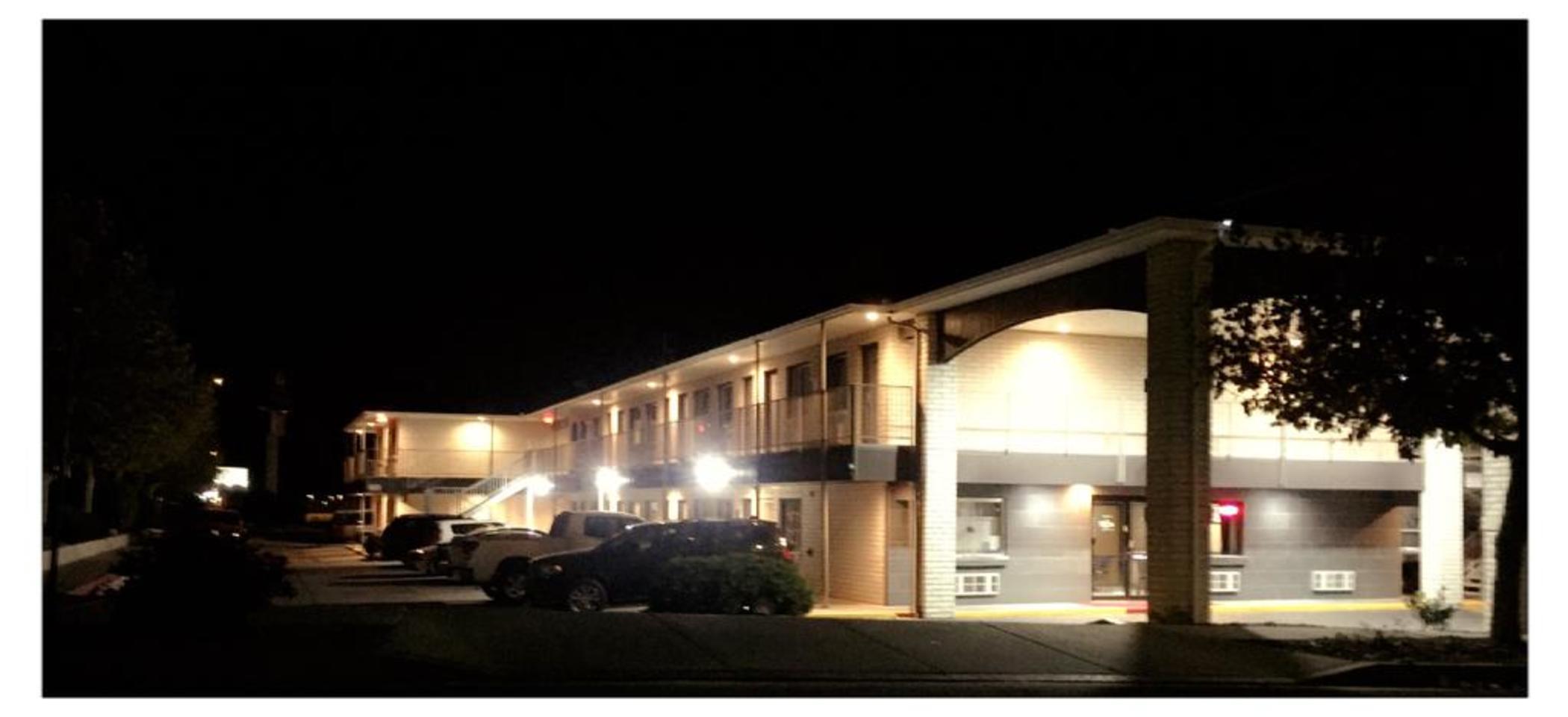 Travelodge By Wyndham Albuquerque East Exterior photo