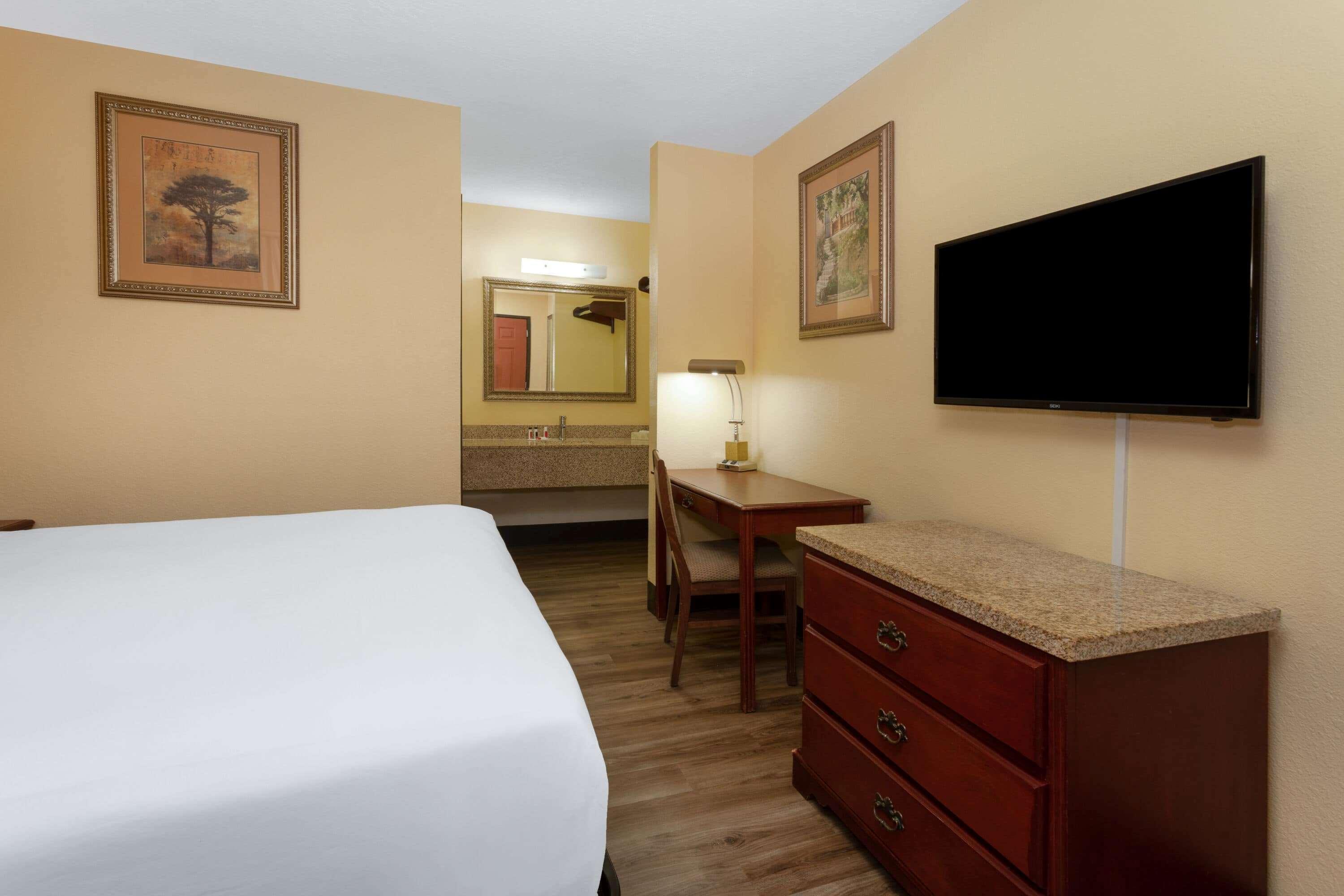 Travelodge By Wyndham Albuquerque East Exterior photo