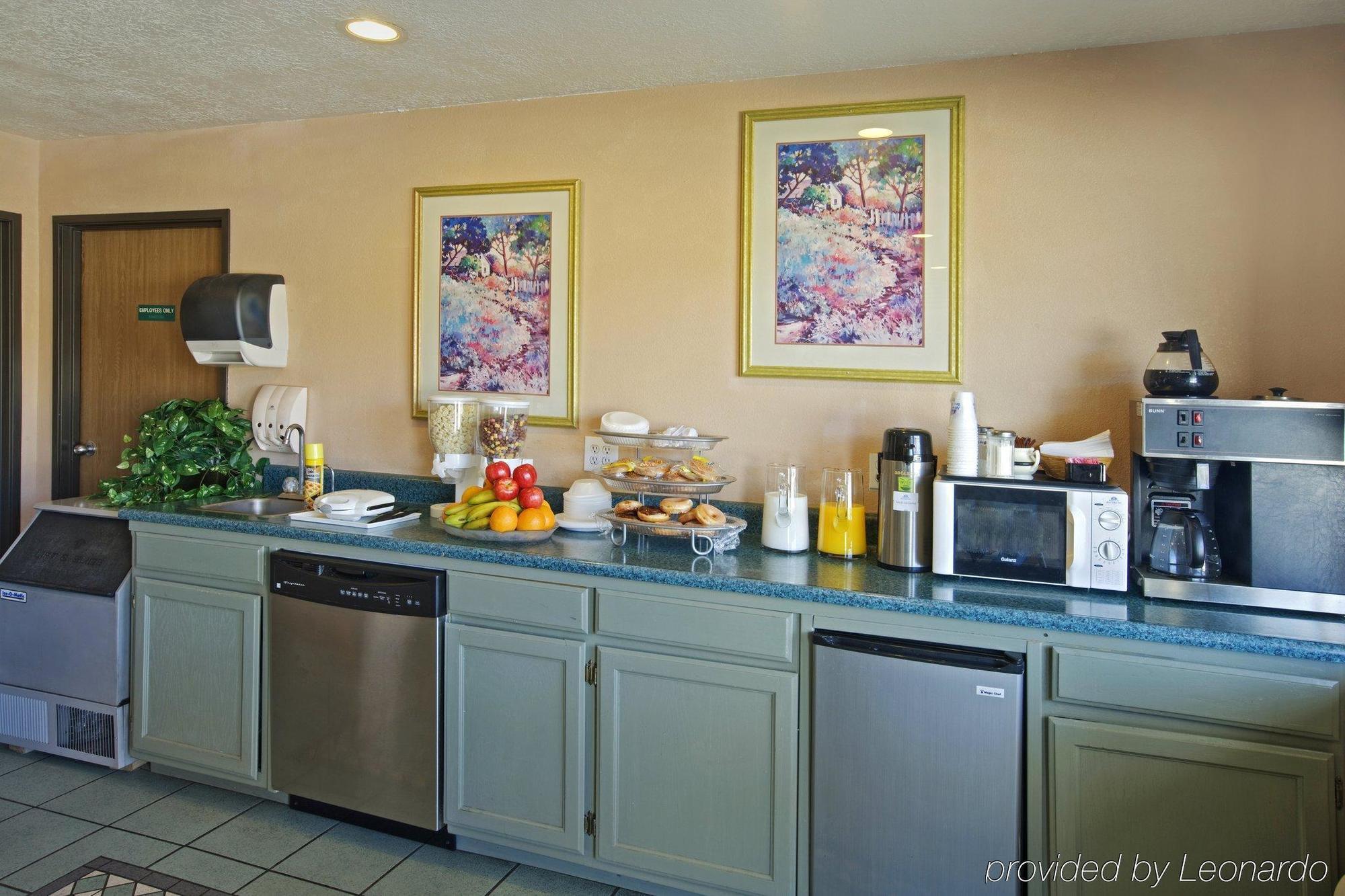 Travelodge By Wyndham Albuquerque East Restaurant photo