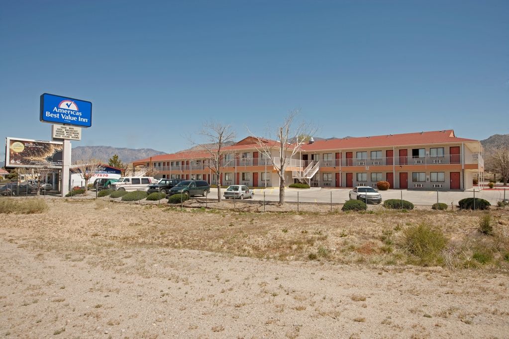 Travelodge By Wyndham Albuquerque East Exterior photo